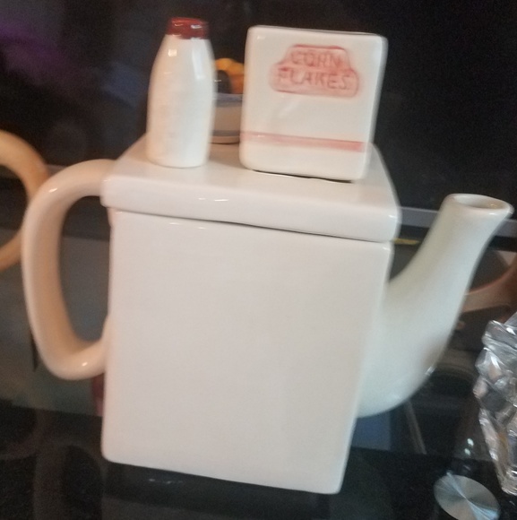 SOLD!! Vintage Refrigerator Teapot EUC - Picture 2 of 3